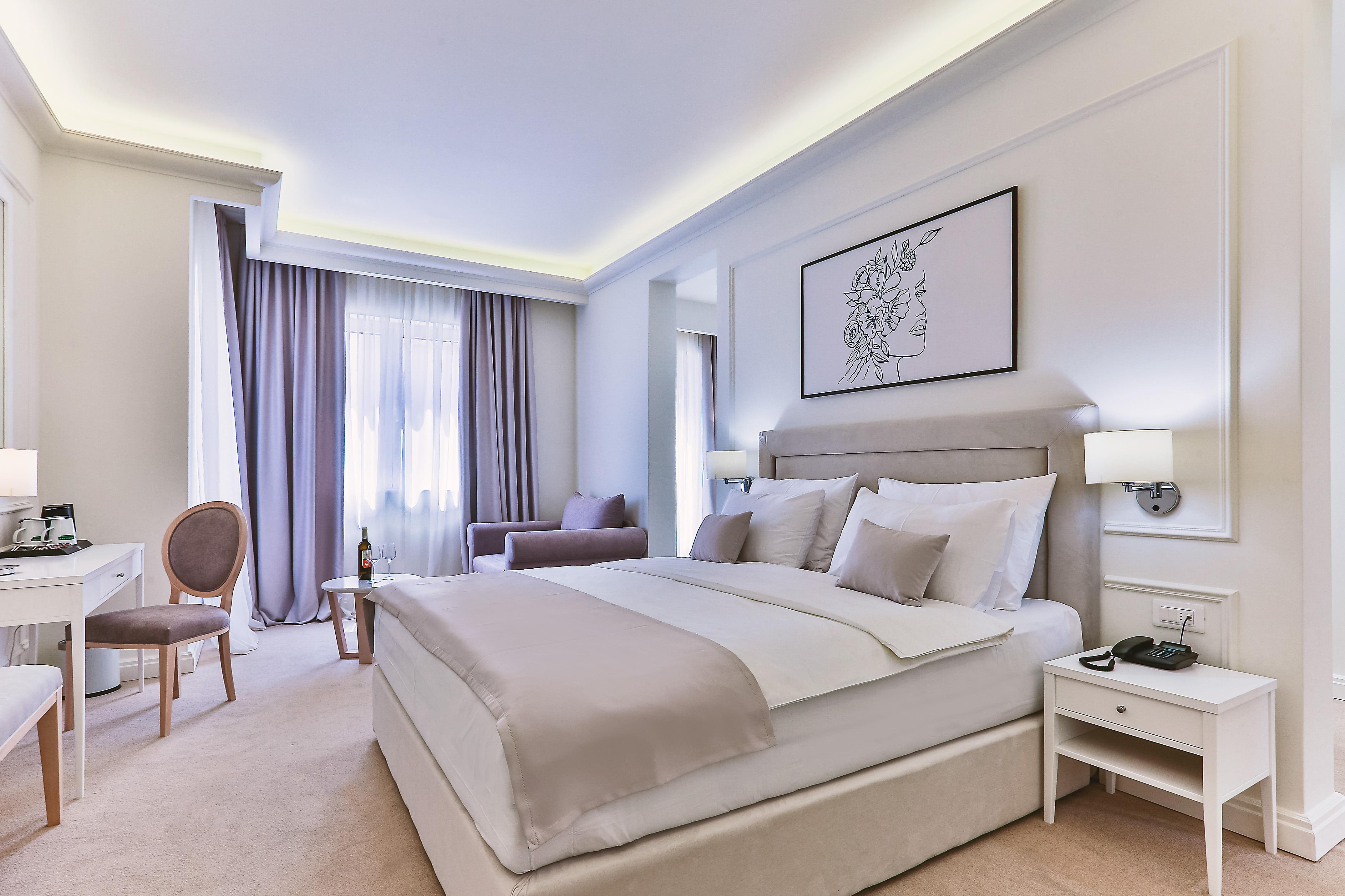 Crown 4*