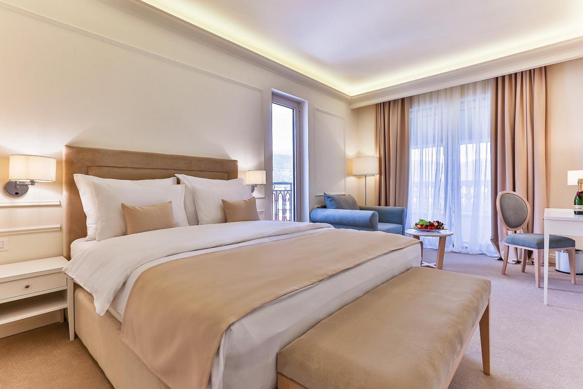 Hotel Crown 4*