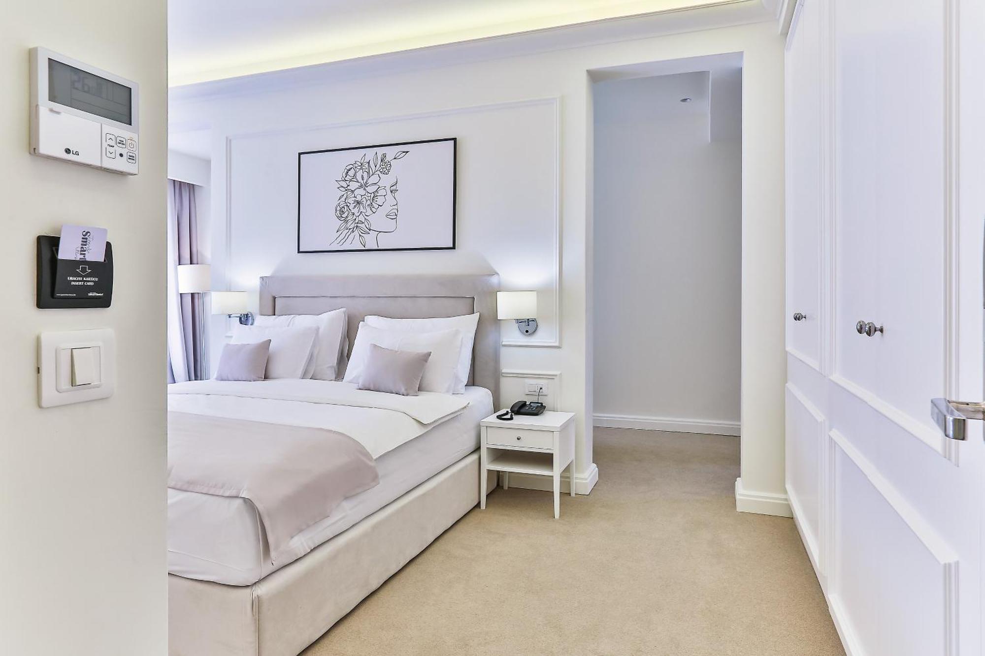 Hotel Crown 4*